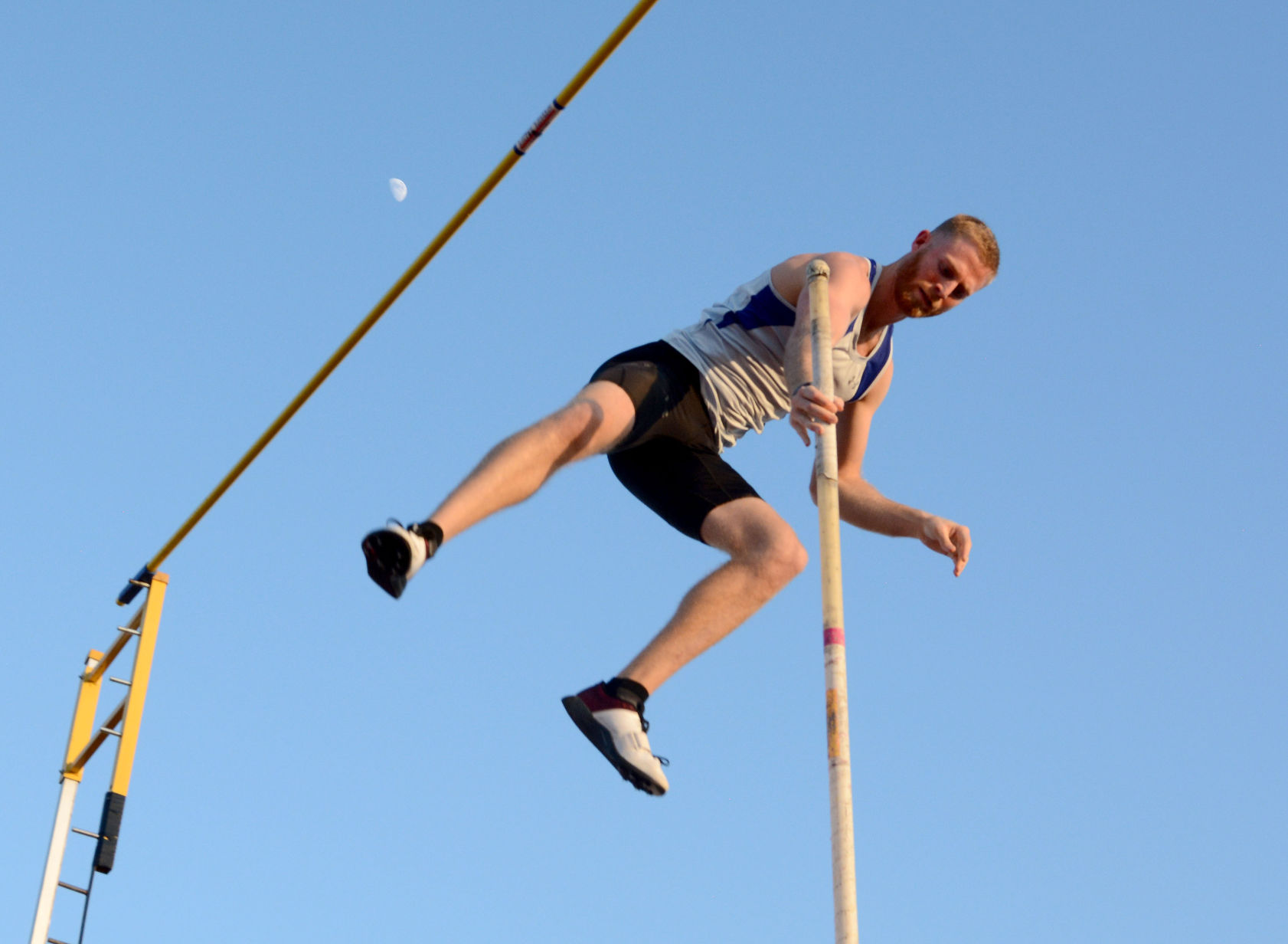 7-11 pole vault 5
